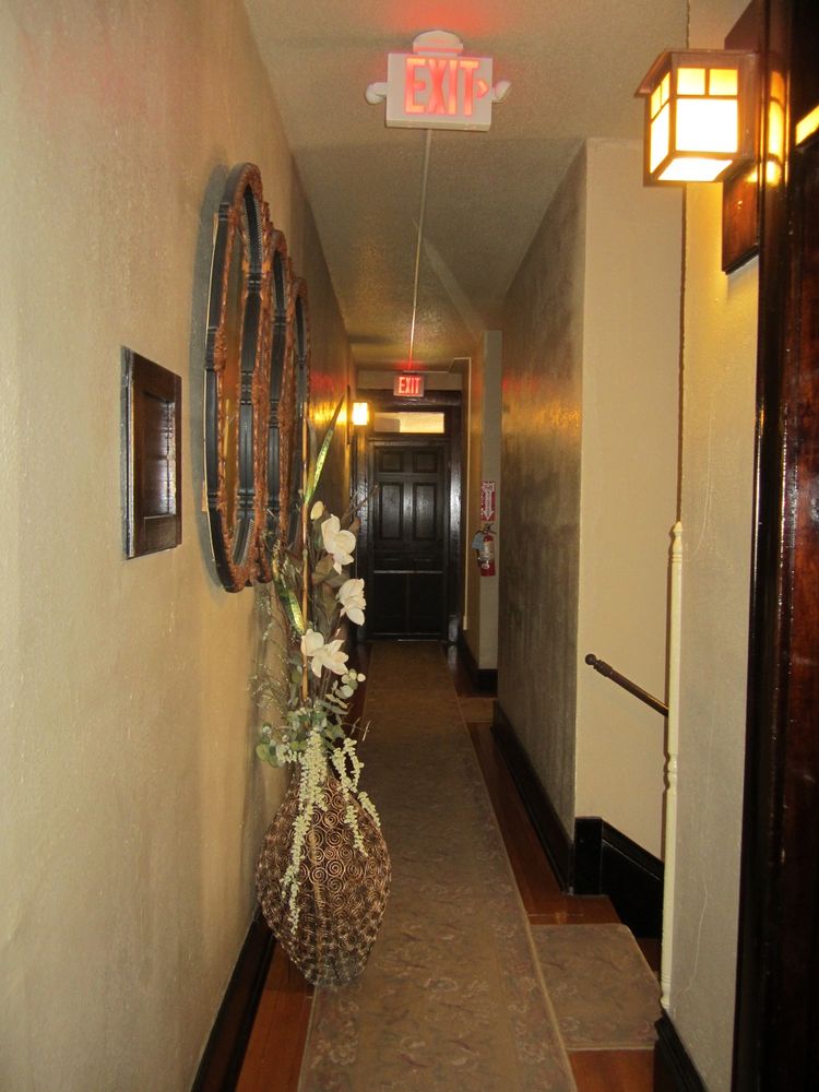 FlatIron Historic Sandstone Inn: 745 N River St, Hot Springs, SD 57747